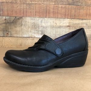 Black leather dansko wedge button 30 clog